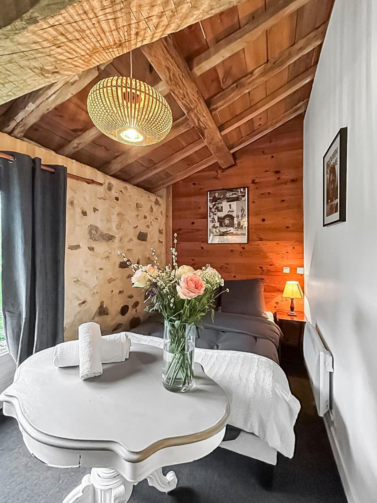 Le Clos Des Ecorcins - Terrasse - Parking Prive Saint-Amand-sur-Sevre 외부 사진