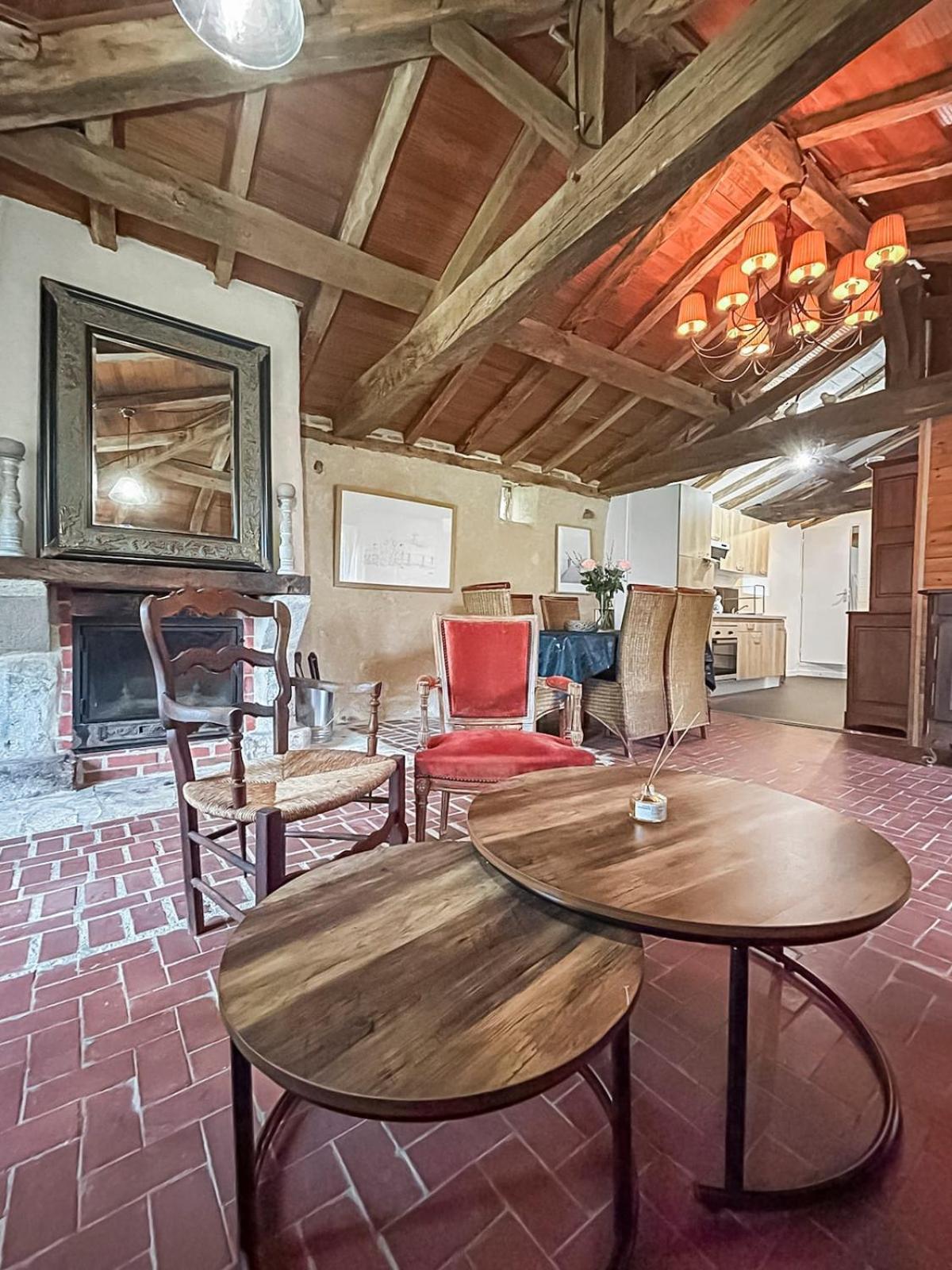 Le Clos Des Ecorcins - Terrasse - Parking Prive Saint-Amand-sur-Sevre 외부 사진